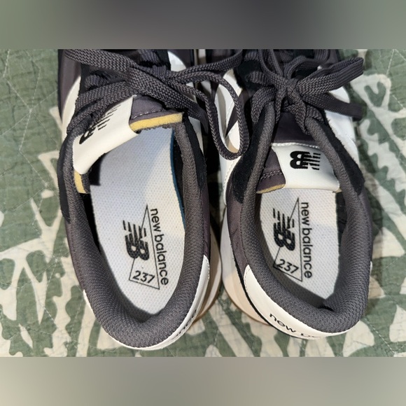 New Balance 327 Gray and Black Athletic Shoes - Picture 5 of 7